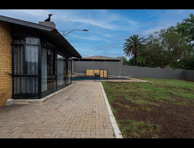 3 BEDROOM HOUSE FOR SALE IN SOUTH CREST